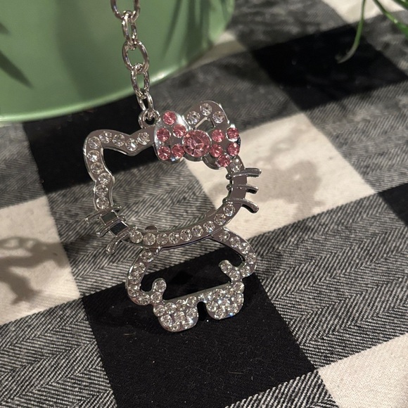 Hello Kitty Keychain - Picture 2 of 3